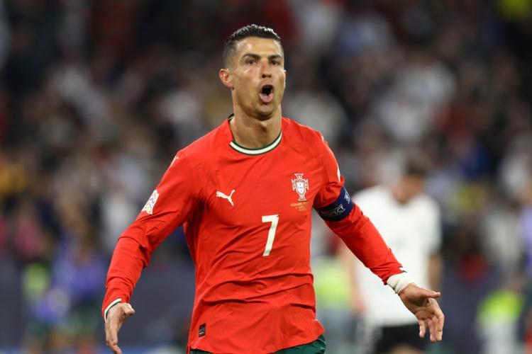 争做最长的河！C罗为葡萄牙国家队出战23个赛季里每个赛季均破门