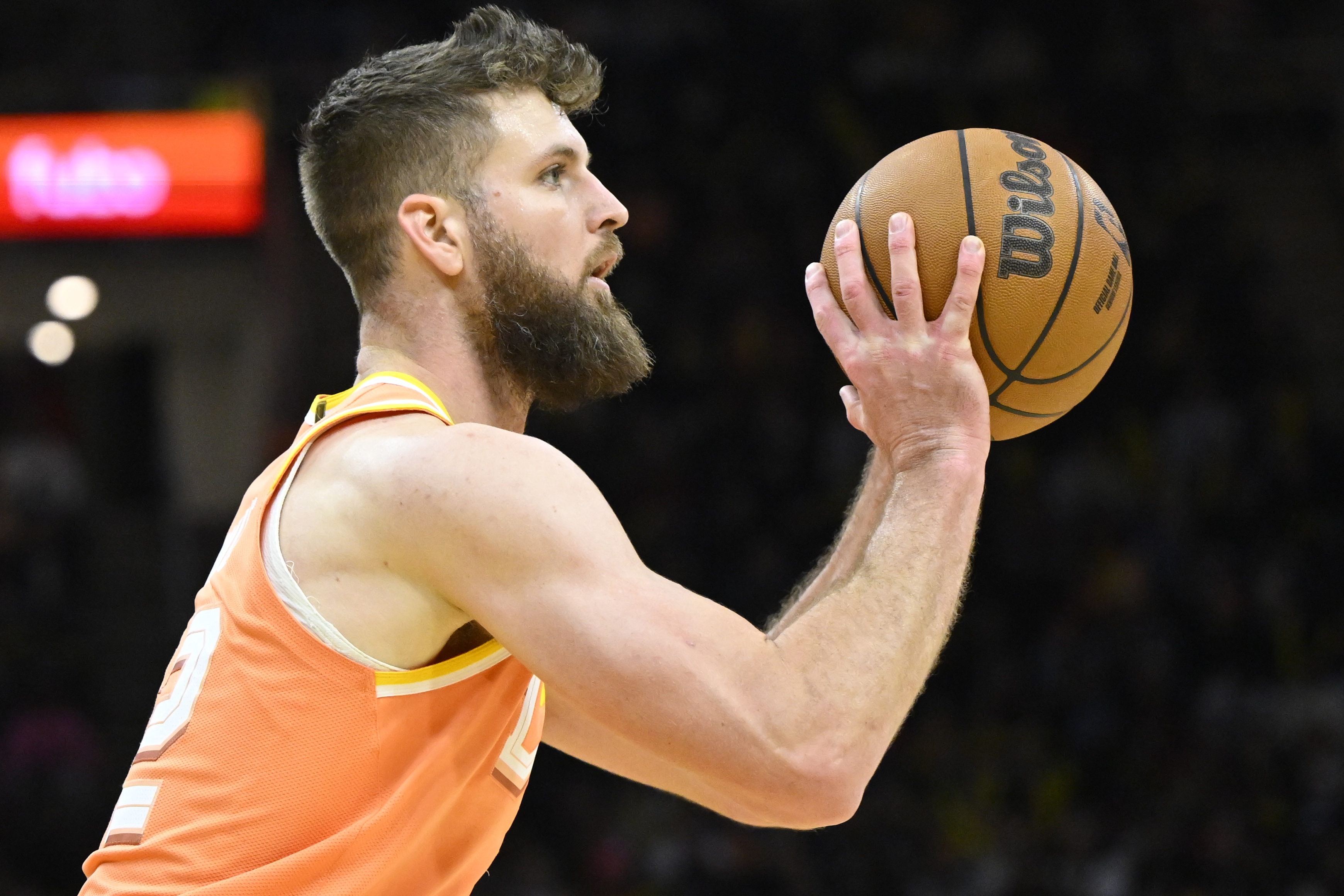 骑士主场迎战活塞 迪恩·韦德&amp;米切尔&amp;斯特鲁斯缺席比赛